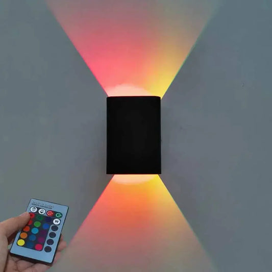 Applique Murale LED Carrée Multicolore – Ambiance Moderne avec Télécommande